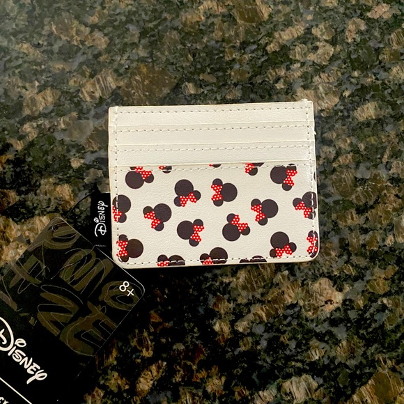 Loungefly Handbags - NWT- Loungefly Disney Minnie Mouse card holder